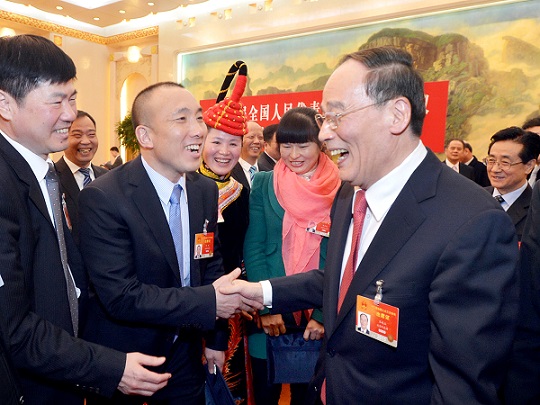 6全國(guó)兩會(huì)期間中央政治局委員、中央紀(jì)律檢查委員會(huì)書(shū)記王岐山與公司董事長(zhǎng)夏鵬親切握手-d9de334b-afa2-4c99-86dc-4debd75f4526.jpg